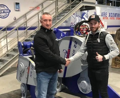 28DBE062-5C7C-440E-80C3-4A98B7E33865